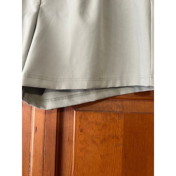 32 Degrees Cool Women's Tailored Dress Shorts Pleated High Rise Sage Green SZ L - Picture 4 of 11